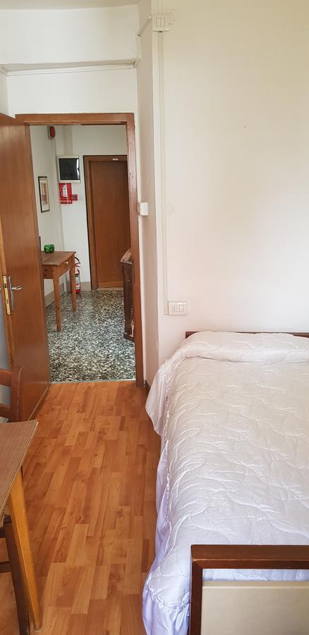 Albergo La Montanara Riva del Garda Kültér fotó